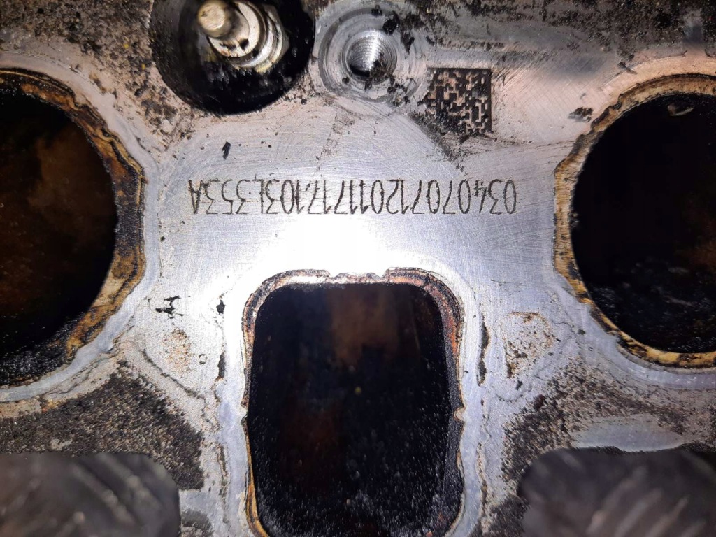 Головка валы 1.6tdi cay 03l103373a в Украине