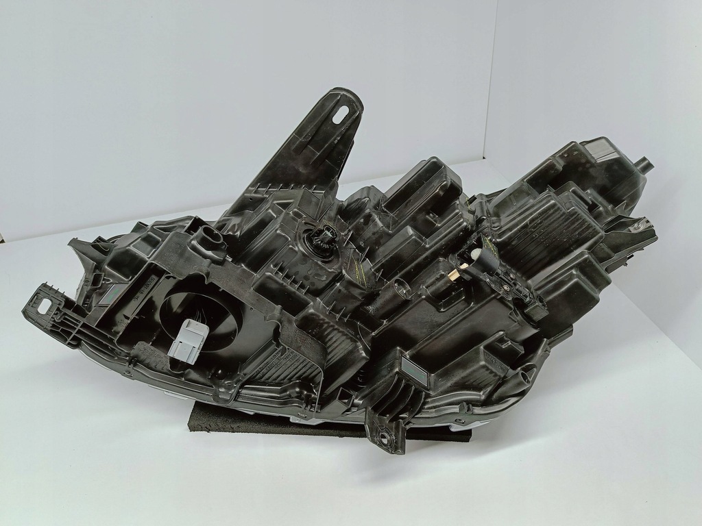 фото №10, Ford mustang mach-e 20- лампа правая перед full led high eu lj8b13e014eg