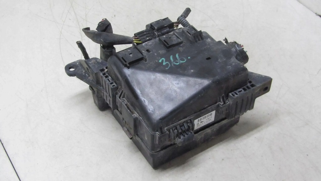 фото №8, Mitsubishi outlander коробка предохранителей 01-