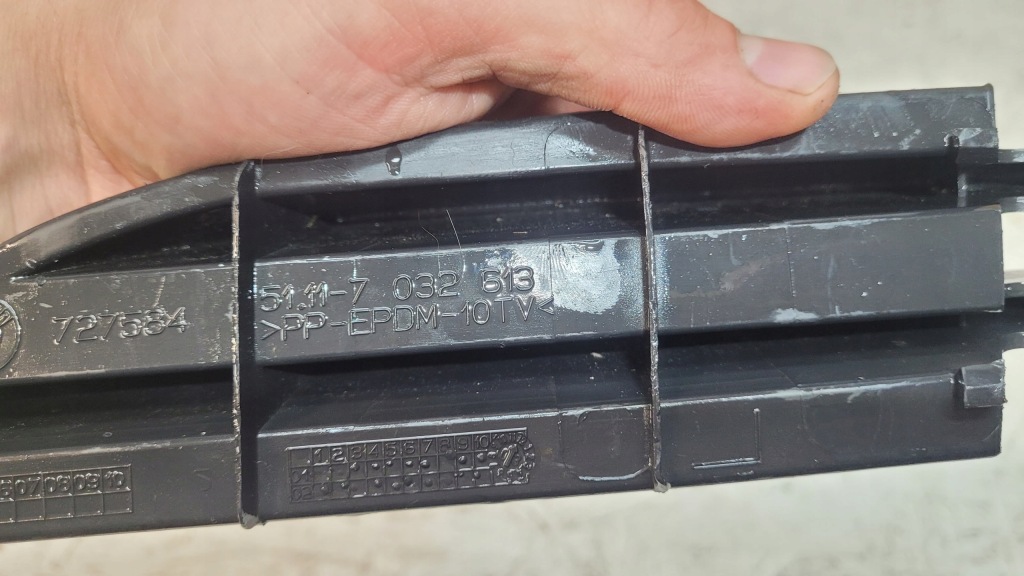 Bmw 3 e46 решётка бампера нижняя левая перед передний левая 7032613 с Разборки