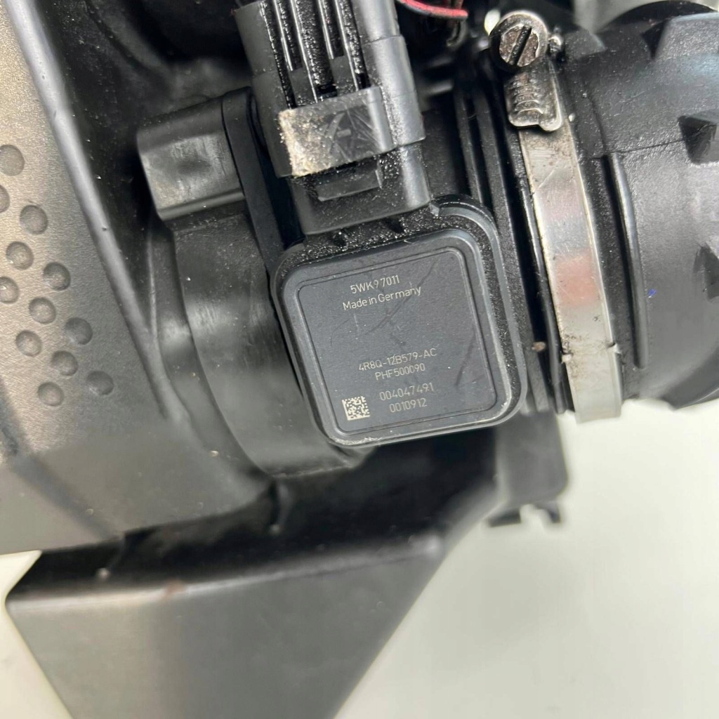 Range rover sport l320 3.0d корпус фільтра повітря оригінальний номер 4619685916 в Україні