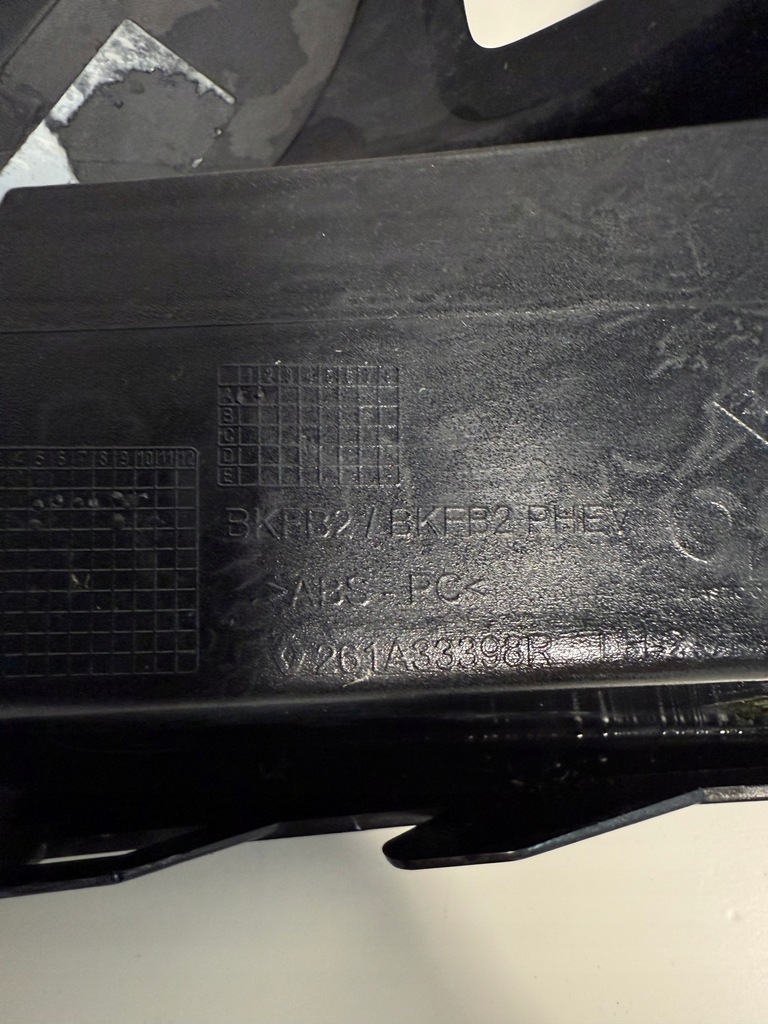 фото №10, Решётка бампера правая левая renault megane iv lift 261a25239r / 261a33398r
