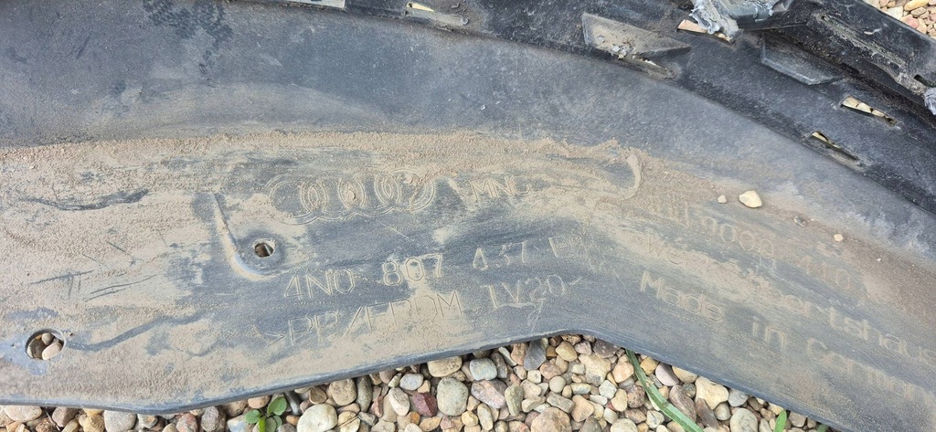 фото №11, Audi a8 d5 4n0 бампер перед передній 4n0807437e