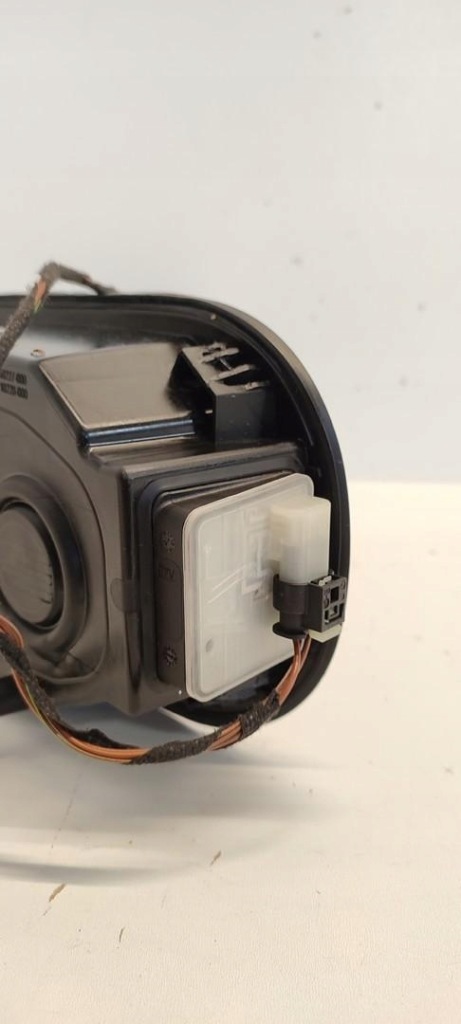 фото №5, Mercedes gle53 w167 кришка заливної пального 890 a1676300000 a0008202205