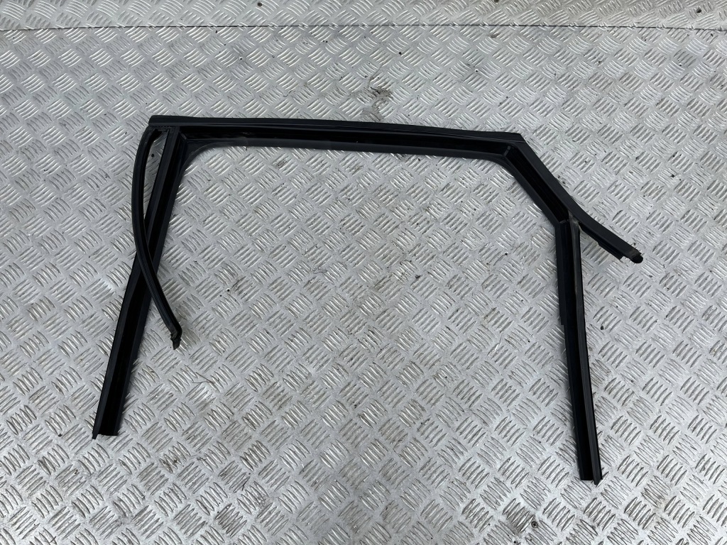 фото №1, Напрямна скло двері задня ліва cupra formentor 20-