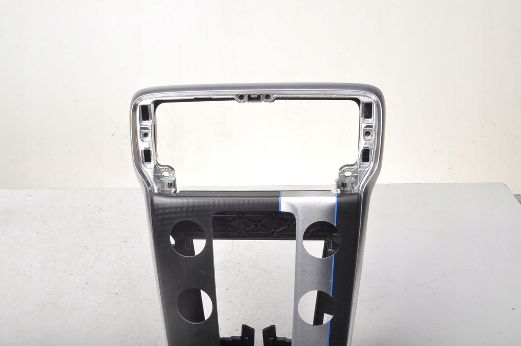 фото №4, Volvo v40 ii рамка радио консоли rdesign