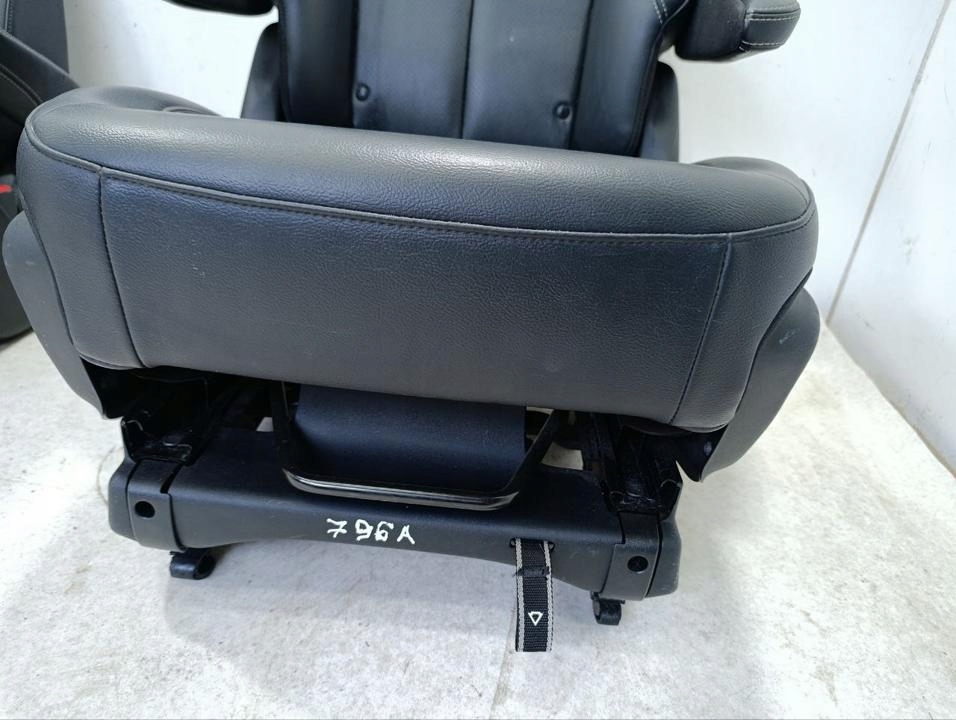 фото №8, Сиденья, заднее сиденье, комплект chrysler pacifica 2021 подлокотник