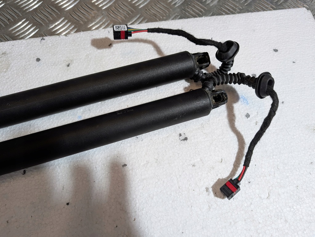 фото №8, Polestar 2 привід кришки багажника електричний правий лівий