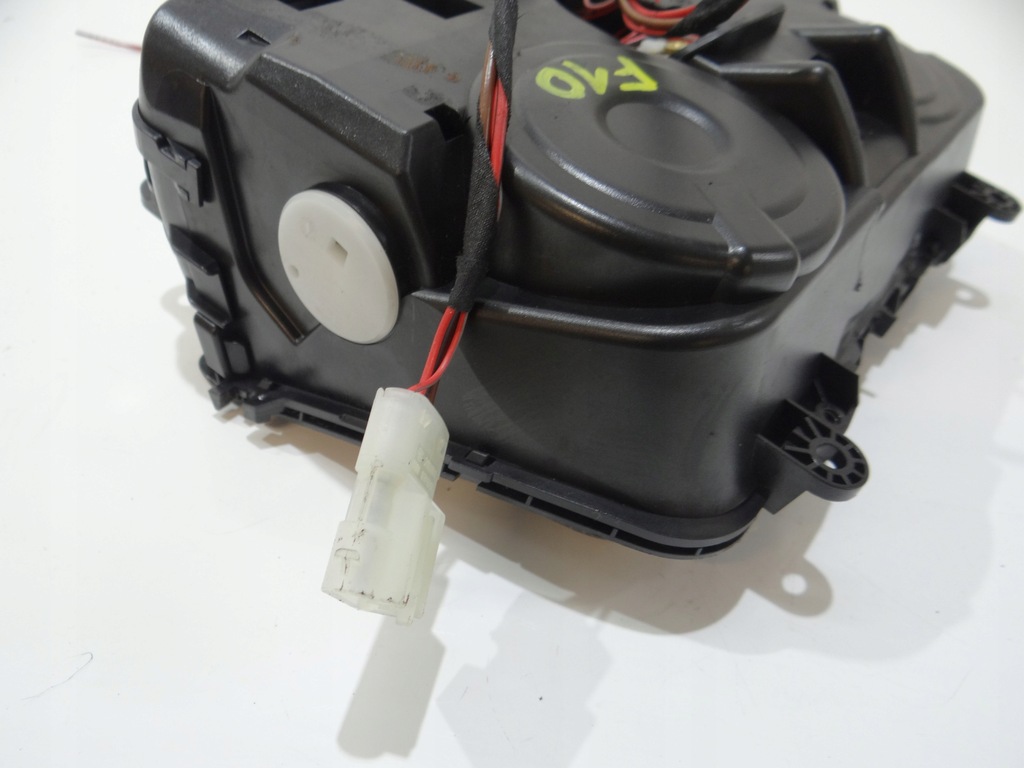 фото №6, Бардачок кронштейн na кружки bmw f10 9256131 14701475