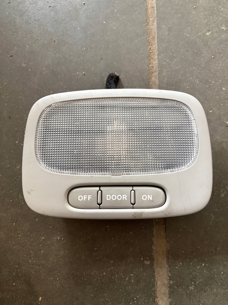 Купить Kia carens 3 освещение кабины салона 92820-4d070