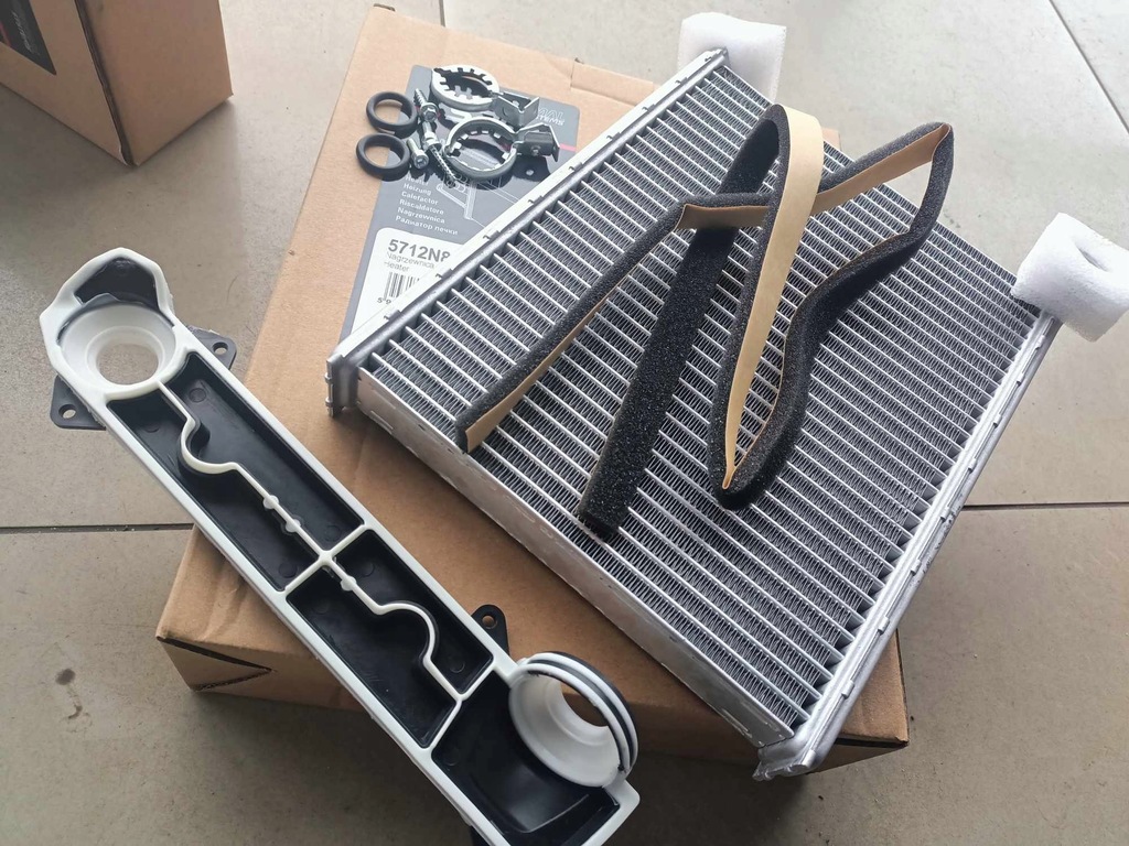 фото №16, Nowa kpl обігрівач радіатор citroen c3 picasso peugeot 308 t2 6448.s4