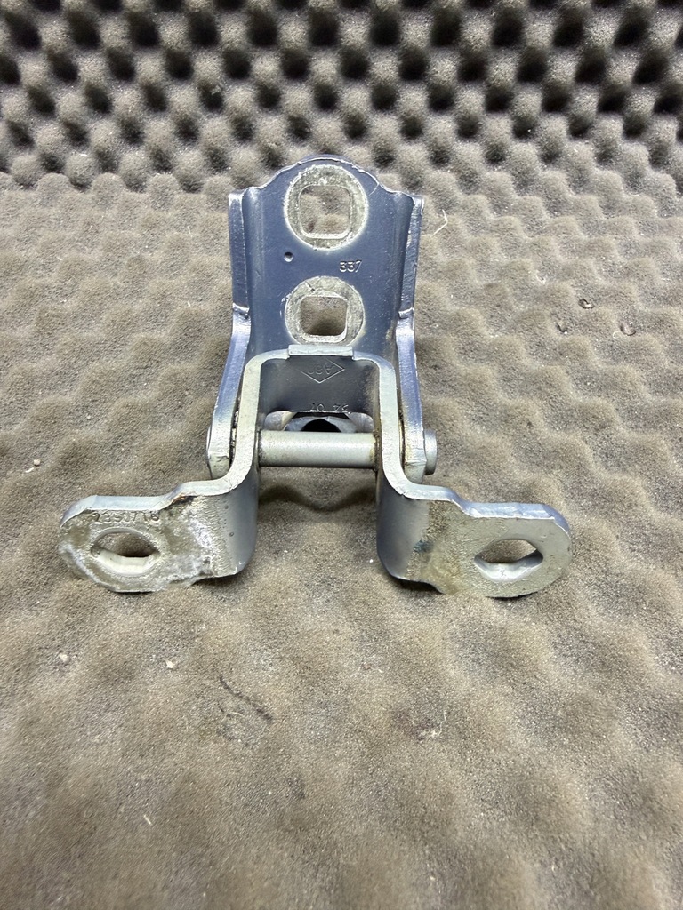 фото №1, Петля дверь правый задняя renault scenic