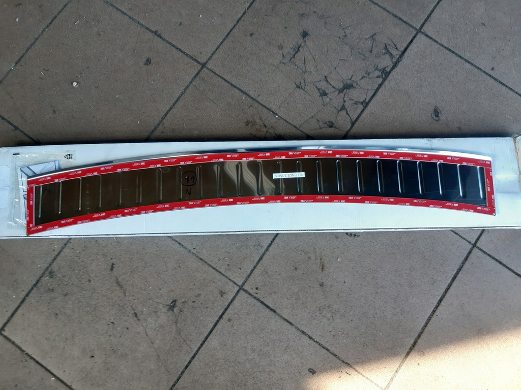 фото №2, Накладка бампера задняя renault clio iv хром оригинальный номер