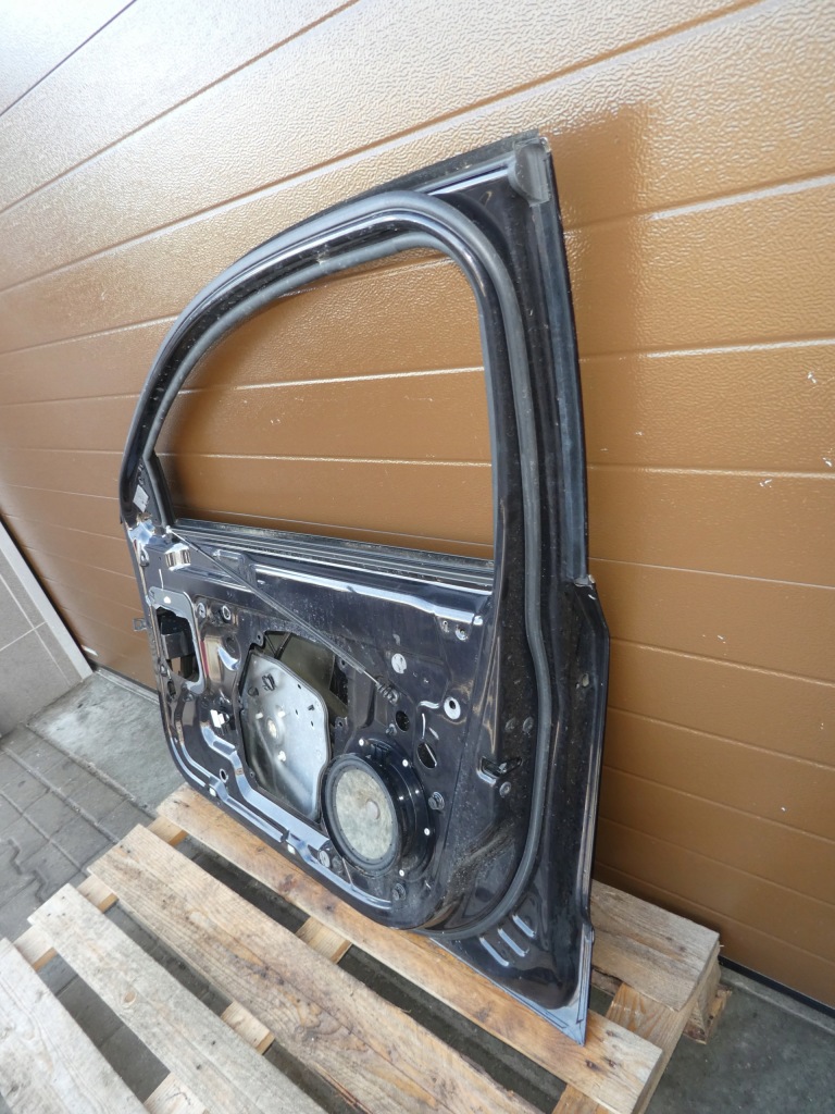 фото №12, Дверь правый перед чёрные skoda superb ii