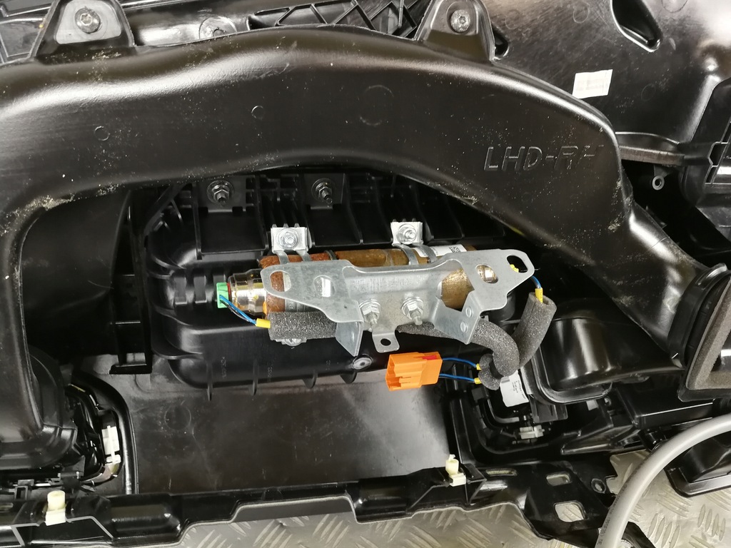 фото №16, Панель приладів приладова панель приладів подушки безпеки подушка безпеки ремені volvo v60 i lift 2013-2018 eu