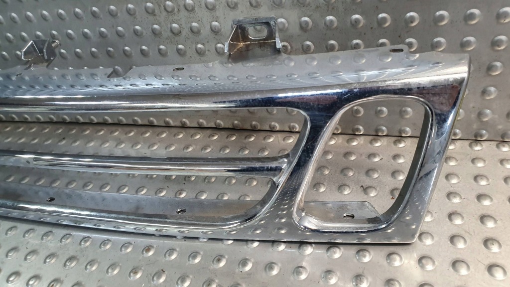 Решётка радиатора решётка радиатора 9086406 saab 9000 рестайлинг  91- Цена