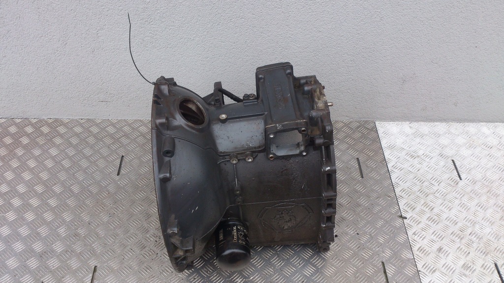 фото №1, Корпус коробки передач перед scania r grs 895