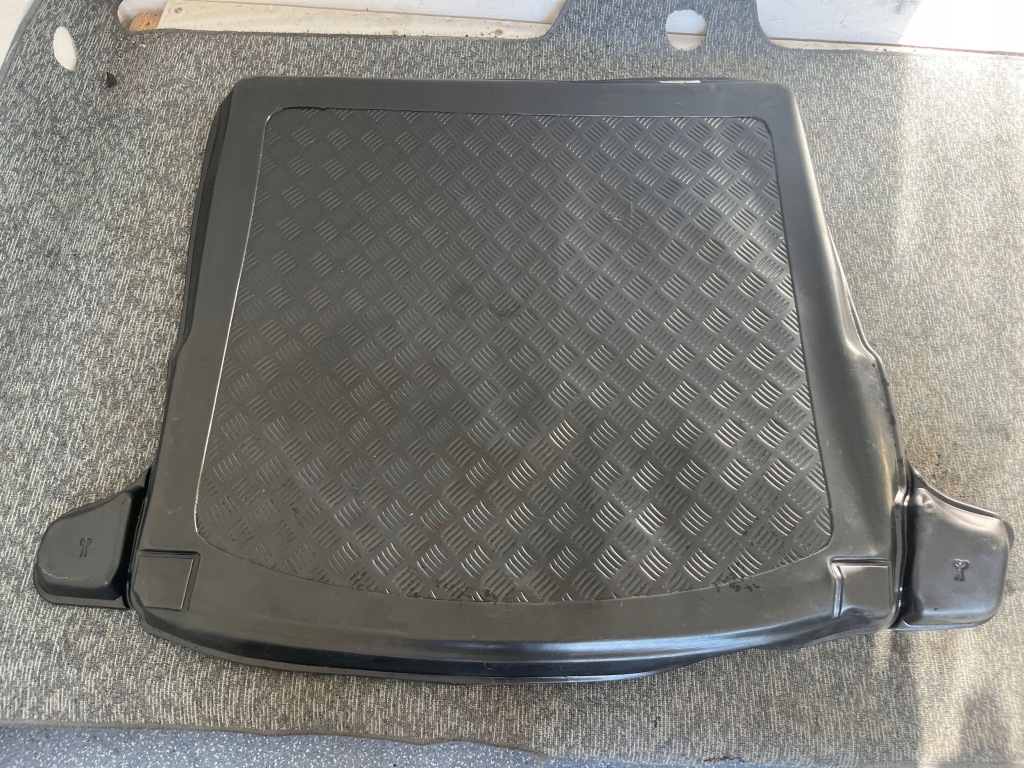 Купити Mercedes cla w118 a klasa універсал 2021r обшивка мат багажника гумовий