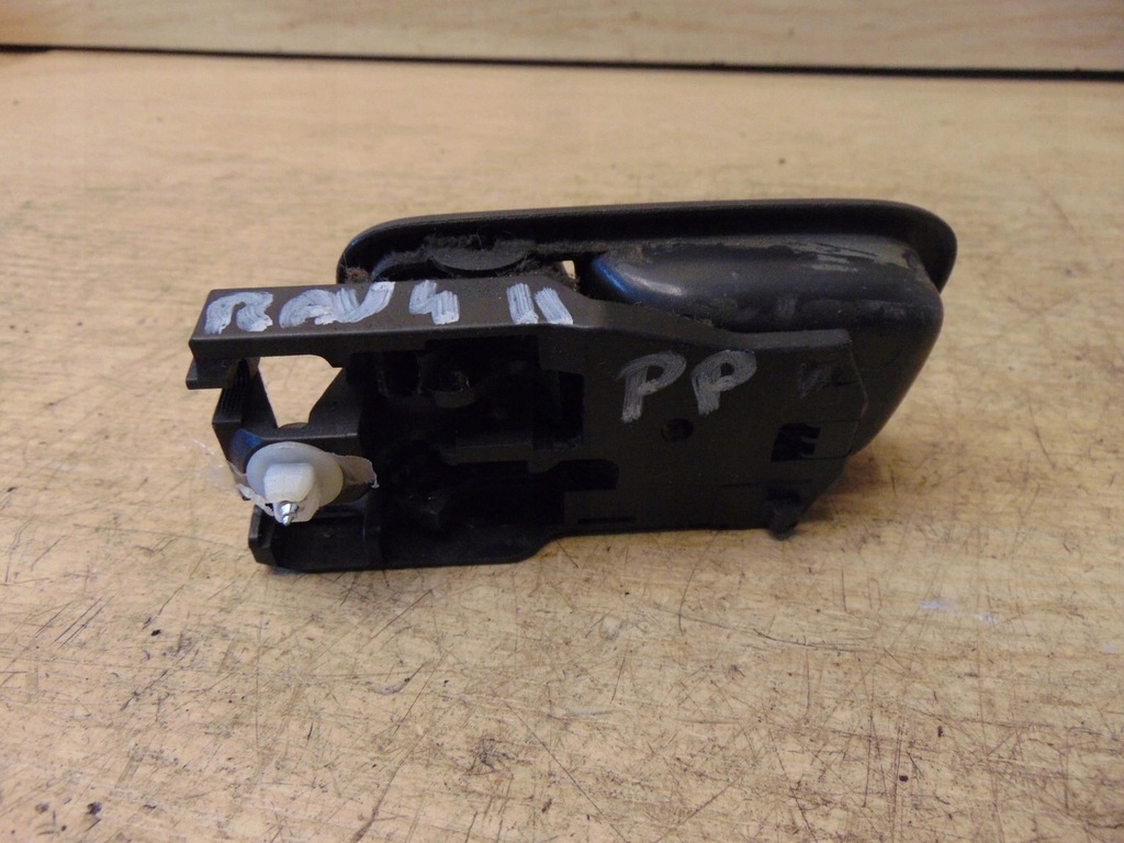 фото №2, Ручка внутренняя правая перед toyota rav4 ii lift