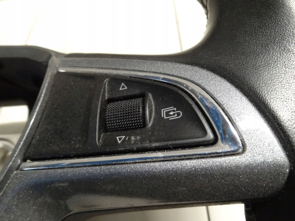 фото №4, Skoda rapid spaceback 2014 повітропровід мультифункція шкіряний