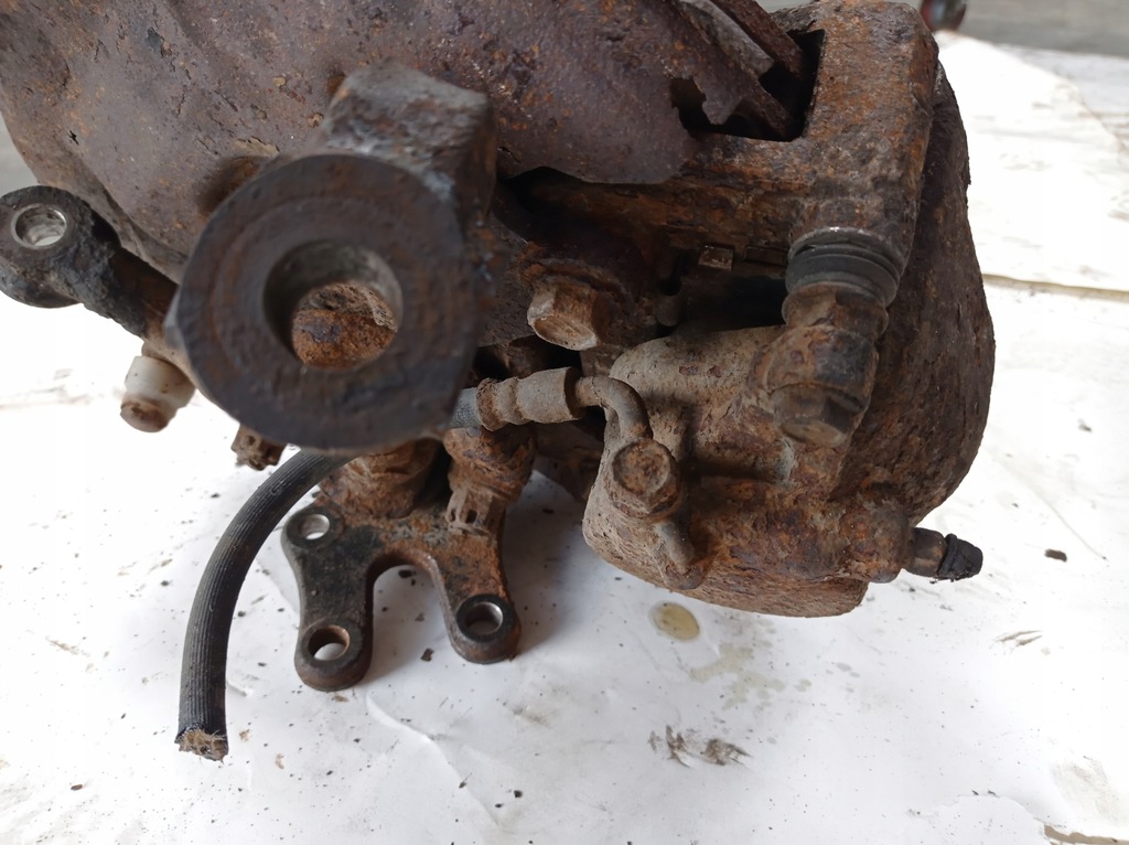 фото №5, Поворотный кулак левый перед hiace iv 1996 2.4d 2l