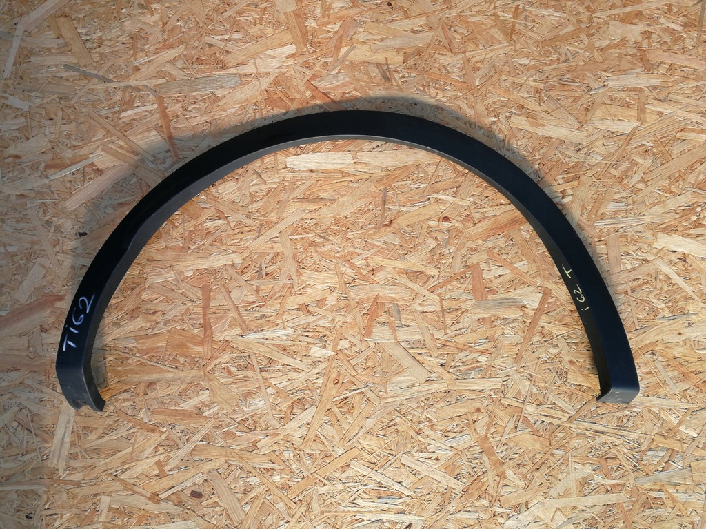 фото №1, Renault kadjar 15- молдинг крыла правый задняя