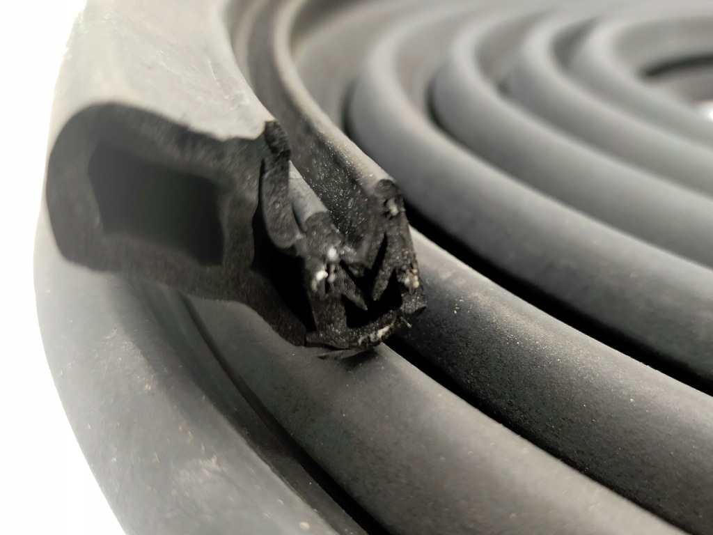 фото №2, Прокладка дверь раздвижных ford transit kombi l