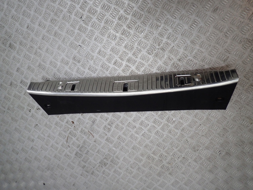 Купити Mercedes benz s w222 накладка поперечина заднього замка