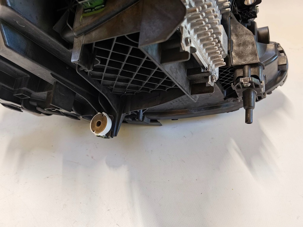 фото №12, Bmw 2 g42 cs gold- лампа full led ліва cała polecam