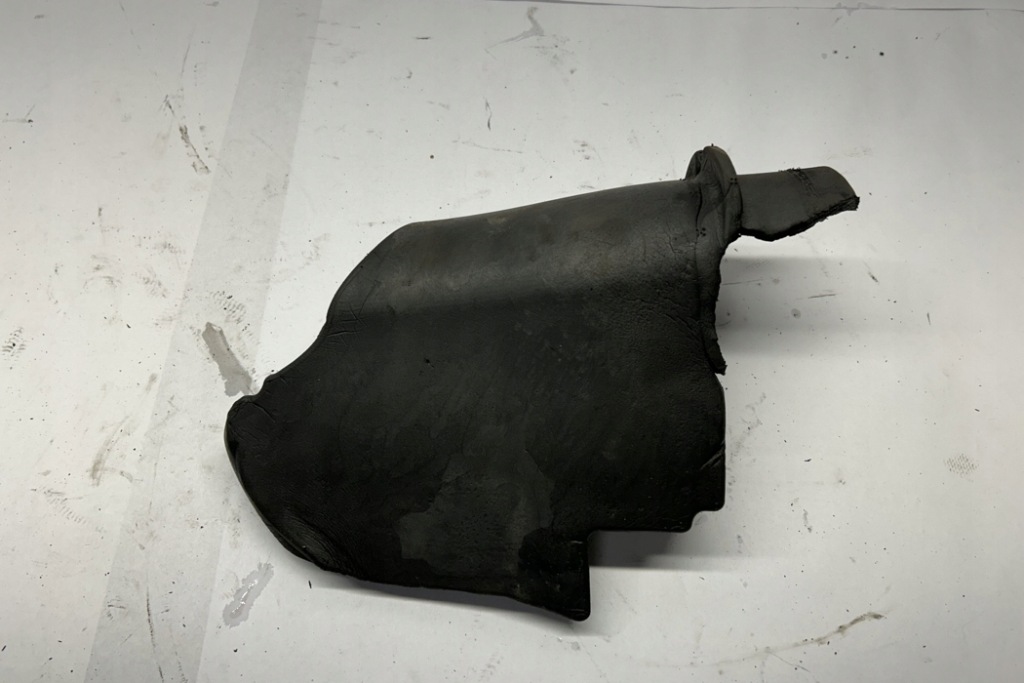 Впуск воздуха радиатора porsche cayenne 92a 7p5129146g 3.0l дизель 180kw Киев