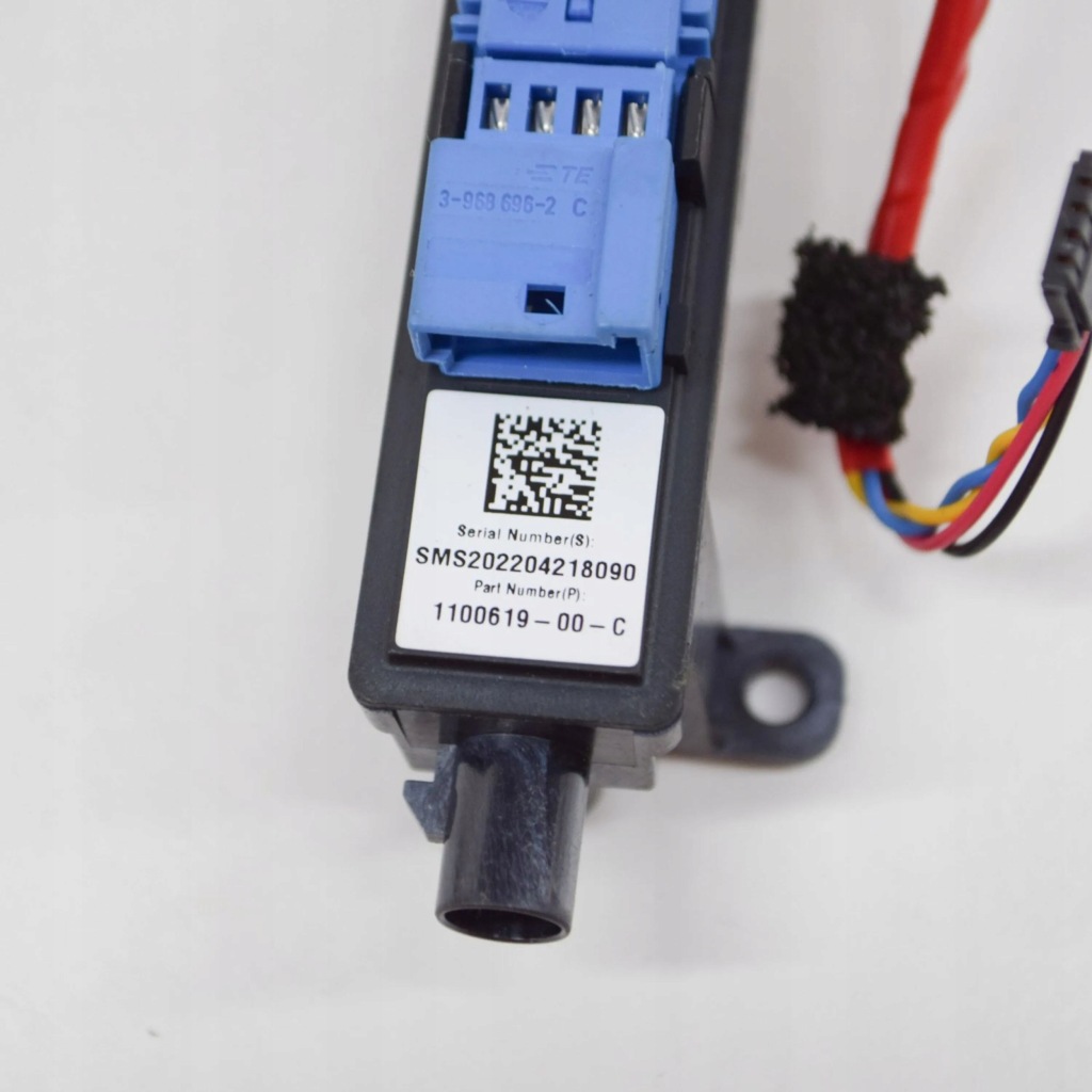 Купити Tesla model y 2021 права сторона камера на крила бічний