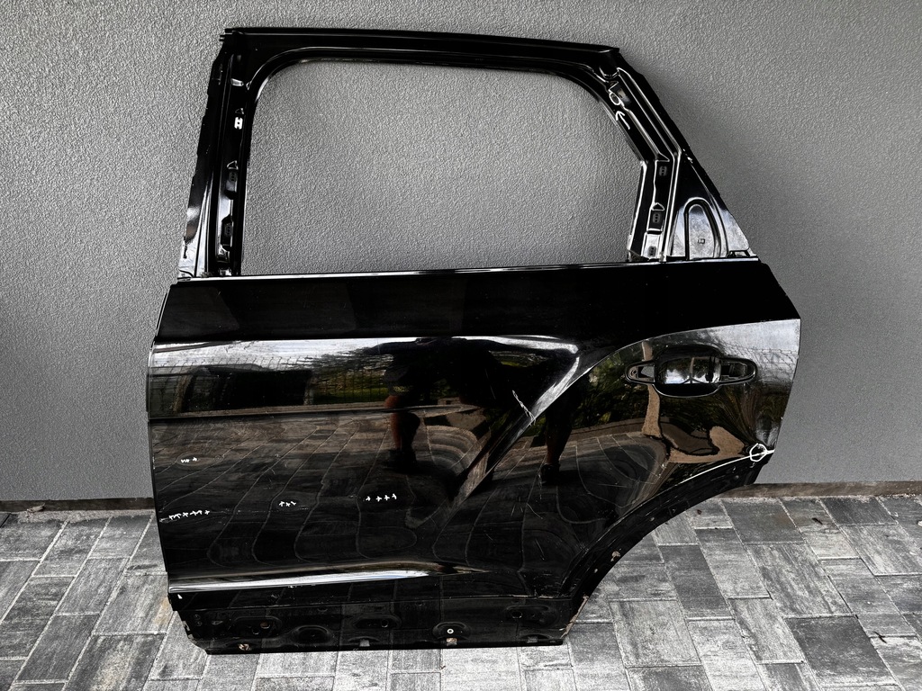 фото №1, Bentley bentayga 36a дверь задние левая задняя org!