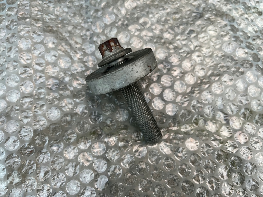 фото №1, Renault оригинальная болт колеса шкивный 8200580343