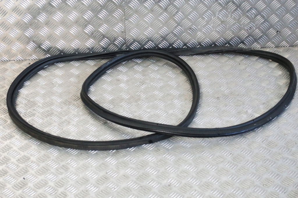 фото №1, Прокладка багажника задньої кришки bmw x5 g05 9854893