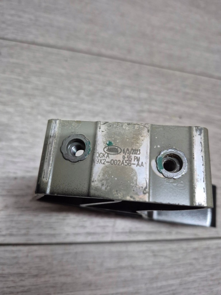 фото №4, 14451. range rover sport кронштейн pas перед n9x2-002a56-aa