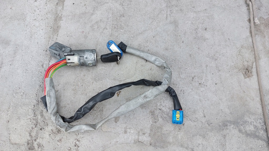 фото №1, Замок зажигания с ключ citroen berlingo i lift