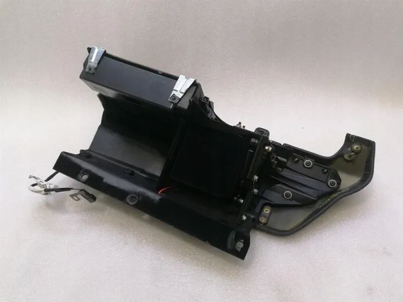 Бардачок шкіряний ferrari 458 f142 spider 82875000 повітропровід права права Київ