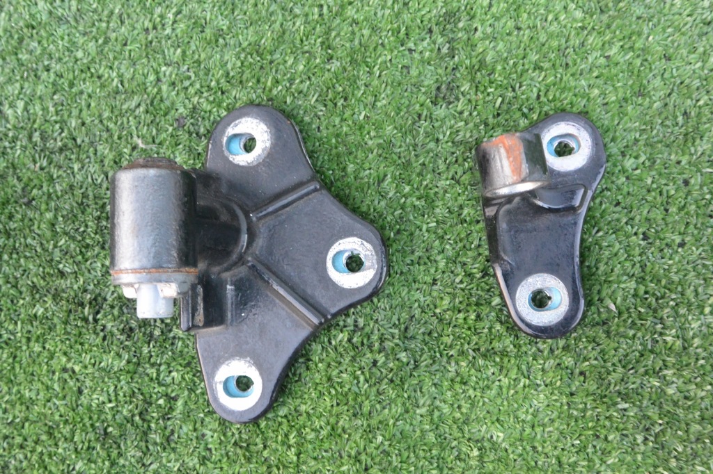 Петля дверь перед задний  mercede gl x164 ml w164 комплект Оригинал