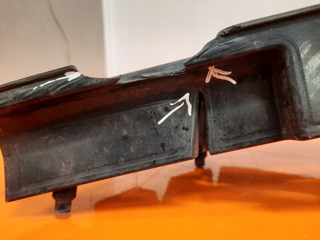 фото №7, Mercedes r-klasa w251 05-14 решітка бампера перед a2518850553