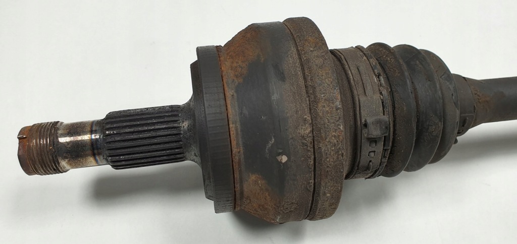 Приводной вал правая правый  задняя mercedes w212 2.2 cdi Доставка