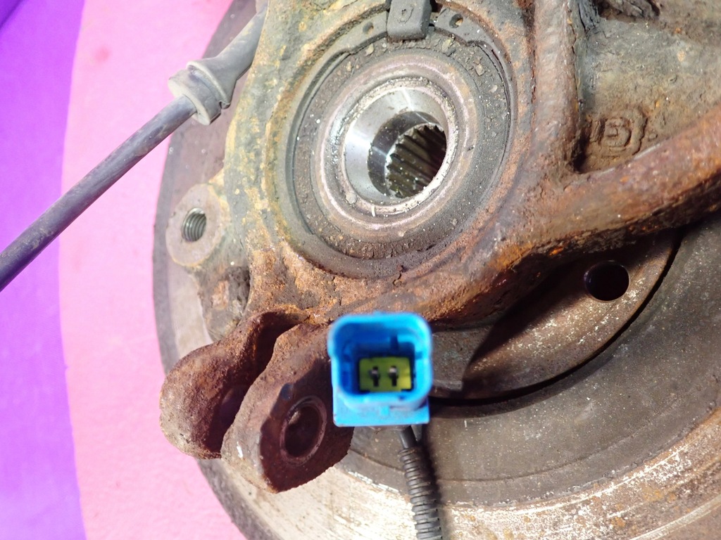 фото №4, Citroen c2 1,4 ступица поворотный кулак перед правая abs