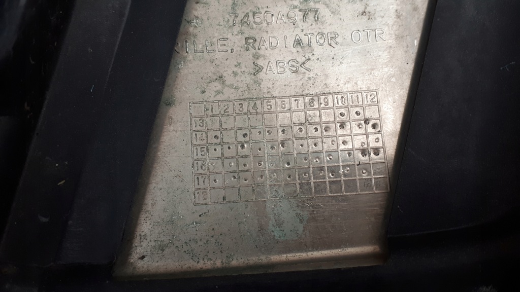 фото №13, Mitsubishi pajero iv lift решётка радиатора решётка радиатора 7405a975