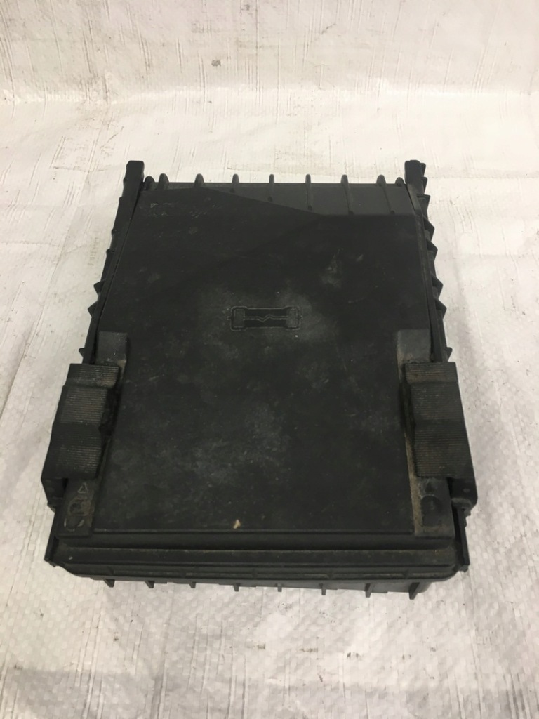 Купить Коробка предохранителей vw passat b7 3c0937125 1k0937132f