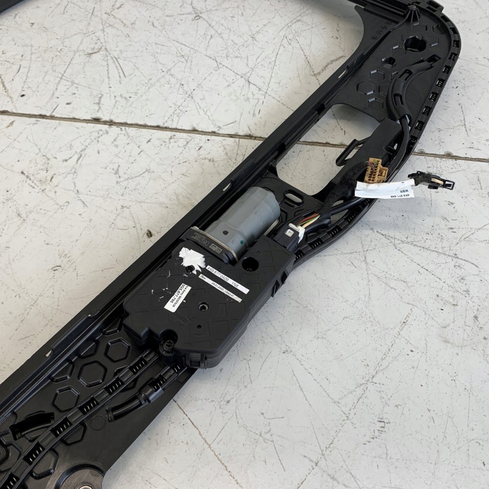 Шторка панорами люк чорна електричний audi a6 c8 4k універсал 22r в Україні