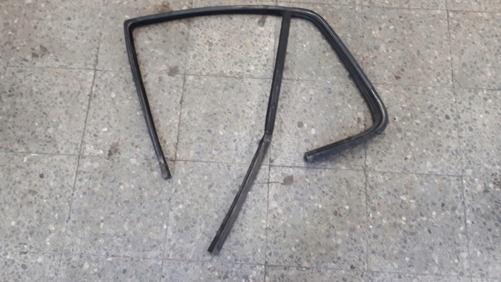 Прокладка дверь левый задний  ml w163 Киев