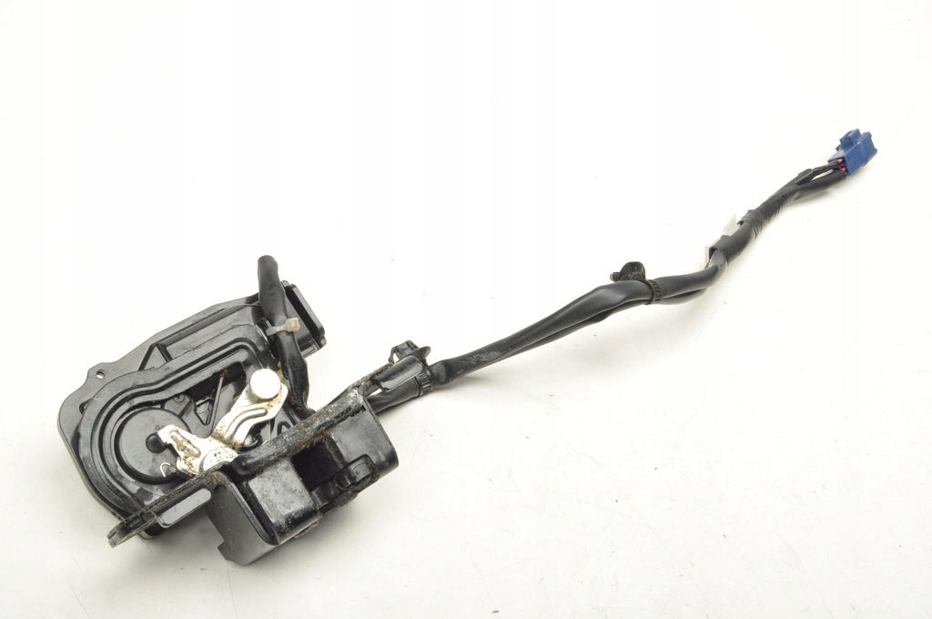 фото №1, Toyota prius iii lift замок багажника крышки