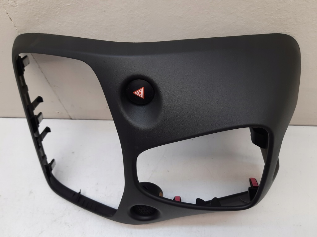 фото №3, Toyota aygo ii c1 108 рамка радіо панель середній