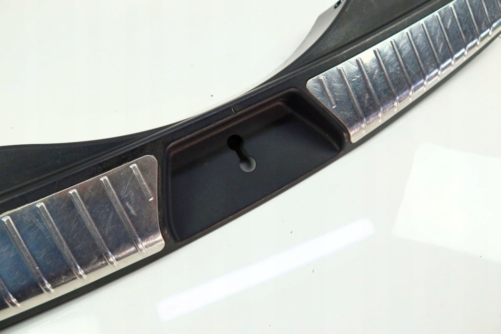 фото №6, Mercedes w164 x164 gl накладка поперечина багажника молдинг задняя хром 1646901087