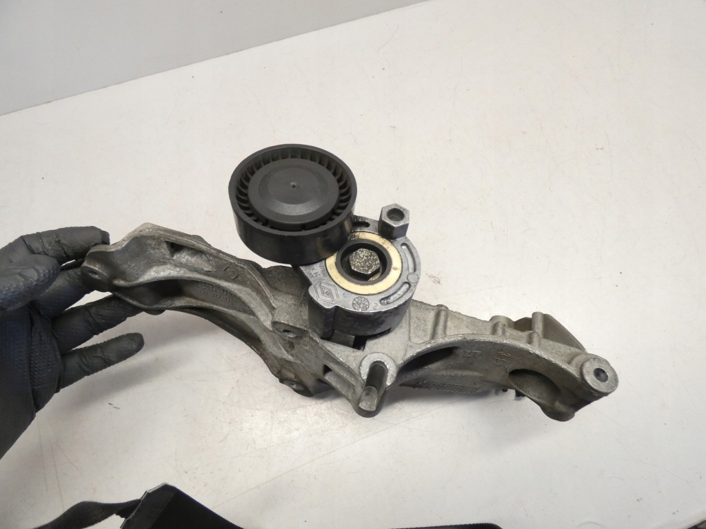 Кронштейн двигателя генератора renault modus 1.6 16v 04-12 8200327134 Оригинал