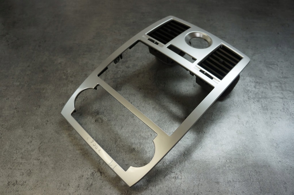 фото №1, Рамка радио 2 din chrysler 300c решётки корпус